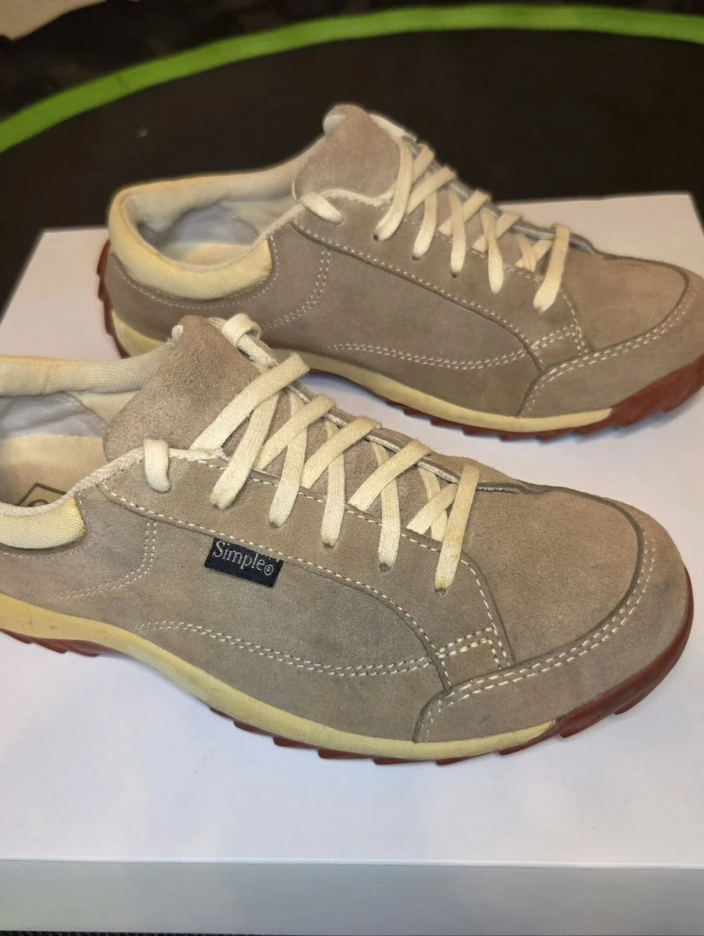 Simple Women's New Vintage Suede Lace Up Sneaker Size 7.5